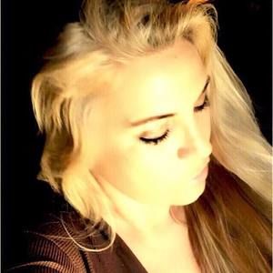 Meet your Posher, Becky